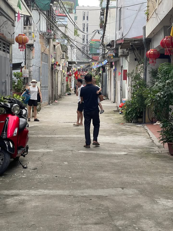 Nhà Định Công Hạ 46m² giá 1.8 tỷ - Ô tô tránh, siêu thoáng