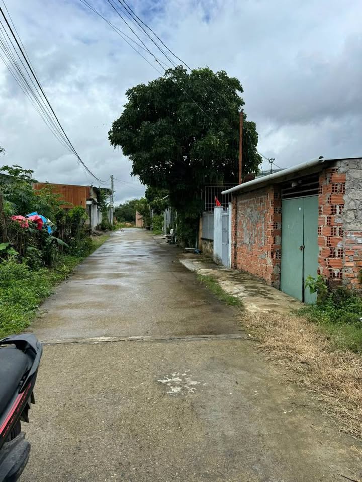 Đất thổ cư hẻm 176 xã Đăk Cấm 114m² giá 600 triệu - Vị trí trung tâm thuận lợi!