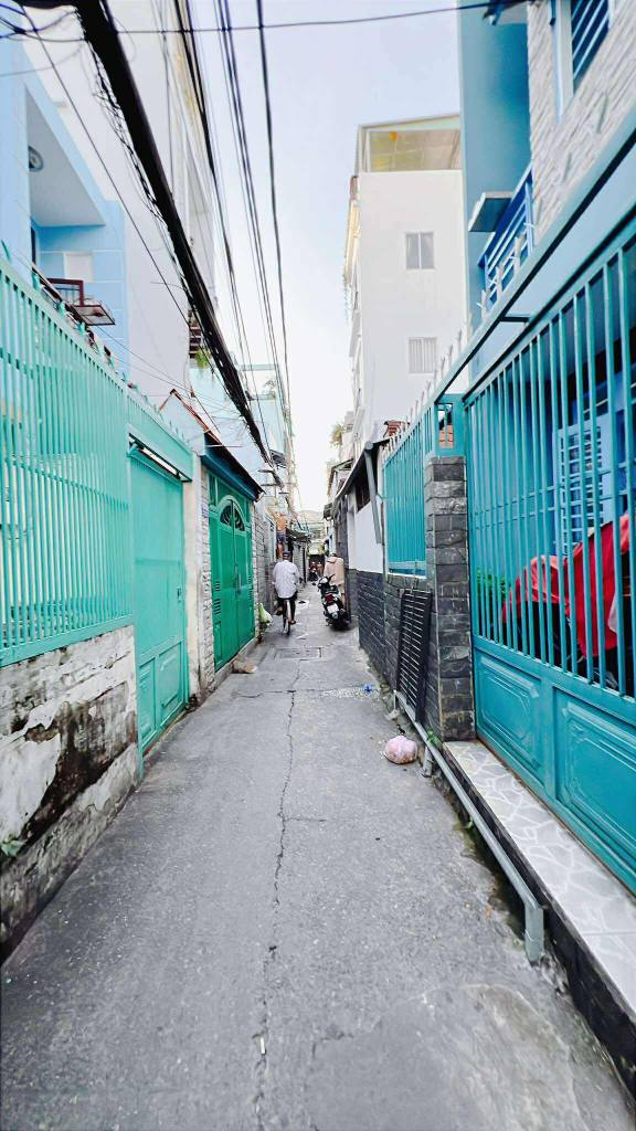 Nhà Xóm Chiếu Quận 4 63m² giá 4.1 tỷ - Chính chủ không qua đầu tư!