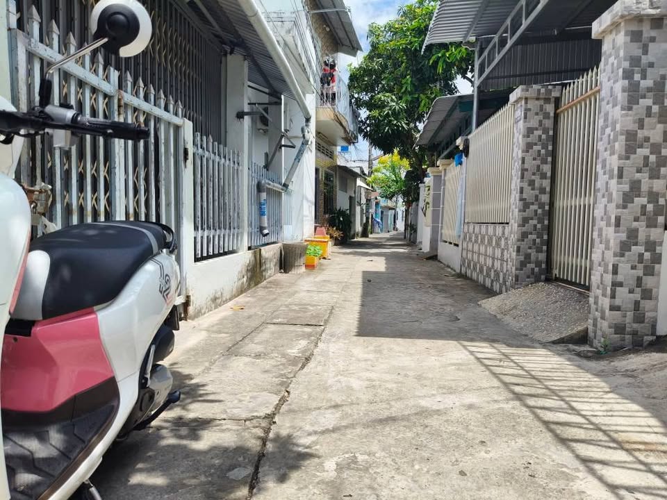 Nhà phố hẻm 09 Bà Triệu, Vĩnh Lạc, Rạch Giá 65m² giá 1.8 tỷ - Sẵn sàng vào ở!