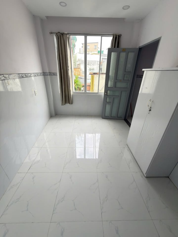 Phòng cho thuê tại 543 Cách Mạng Tháng 8, Quận 10 giá 4 triệu - Trống sẵn, dọn vào ngay!