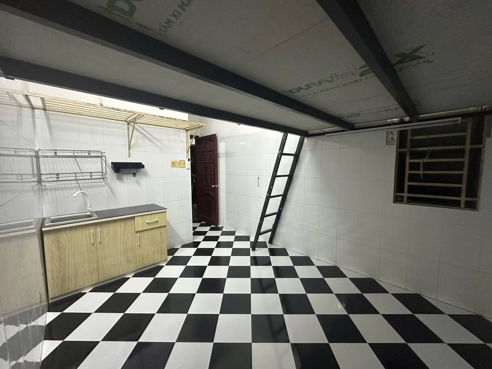 Phòng cho thuê quận Tân Bình 20m² giá 3 triệu - Tiện nghi đầy đủ, gần Đại học Bách Khoa!