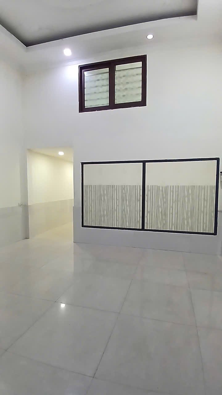 Nhà cho thuê Tân Hiệp, Hóc Môn 135m² giá 6.5 triệu - Sân đậu xe tải thoải mái!