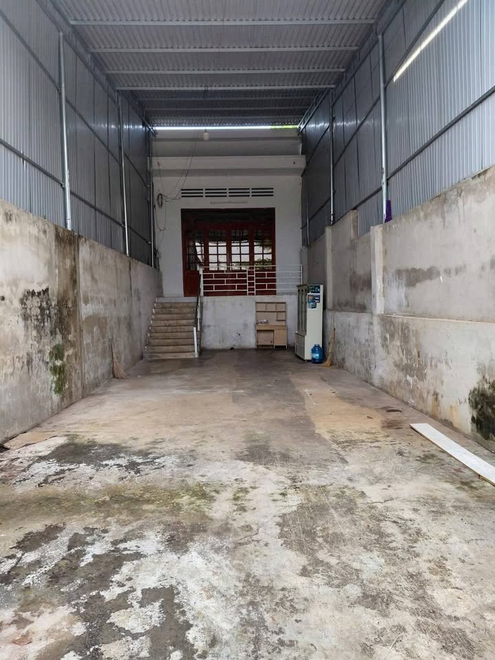 Nhà nguyên căn mặt tiền đường Đồng Khởi, Buôn Ma Thuột 220m² giá 8 triệu - Phù hợp kinh doanh!