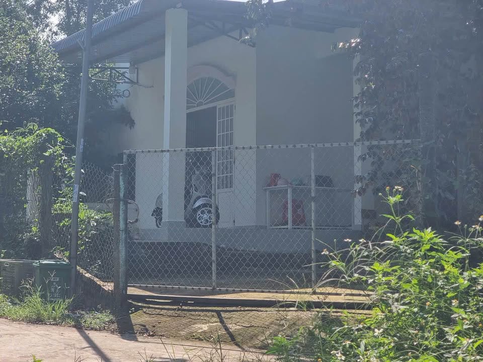 Nhà riêng Tiến Hưng Đồng Xoài 600m² giá 1.6 tỷ - Lô góc 2 mặt tiền