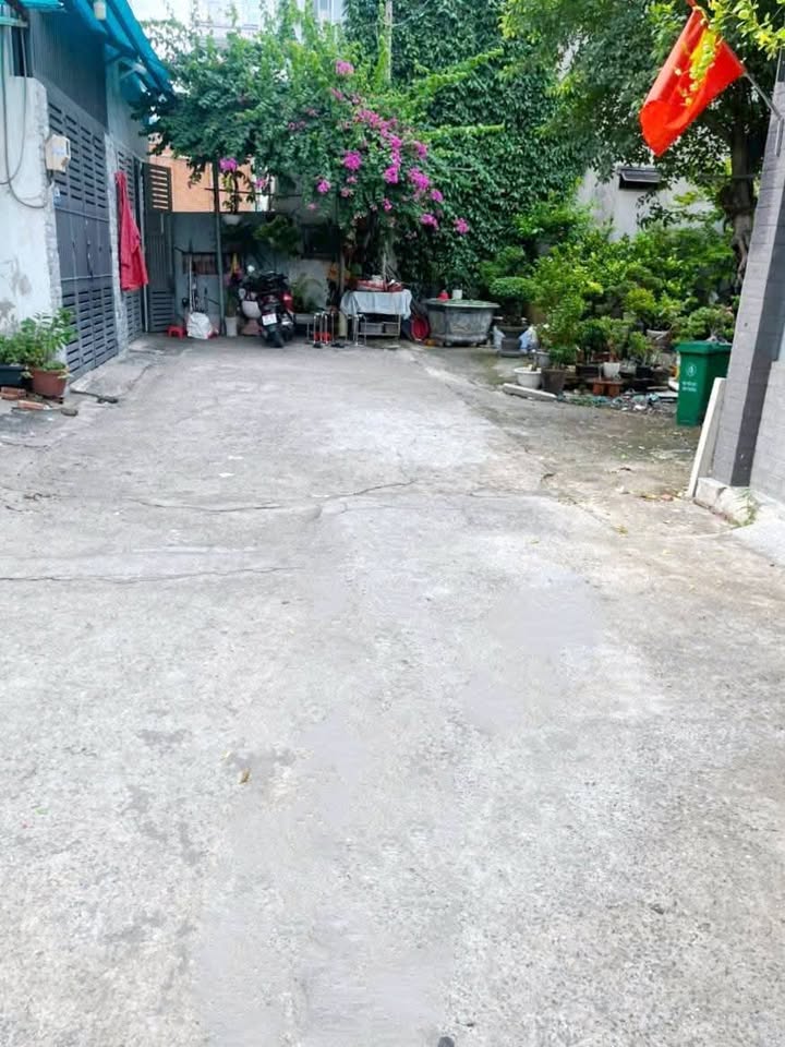 Bán lô đất 2 mặt tiền tại quận 12 - Diện tích 81m², giá 5.1 tỷ!