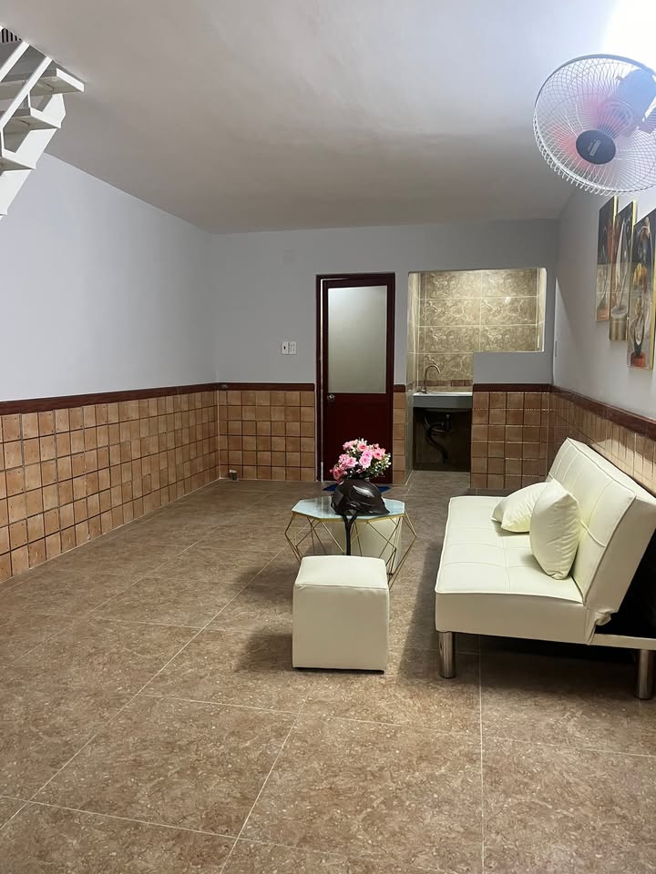 Nhà riêng Thạnh Lộc 26m² giá 870 triệu - Nội thất đầy đủ, ngay gần cây xăng!