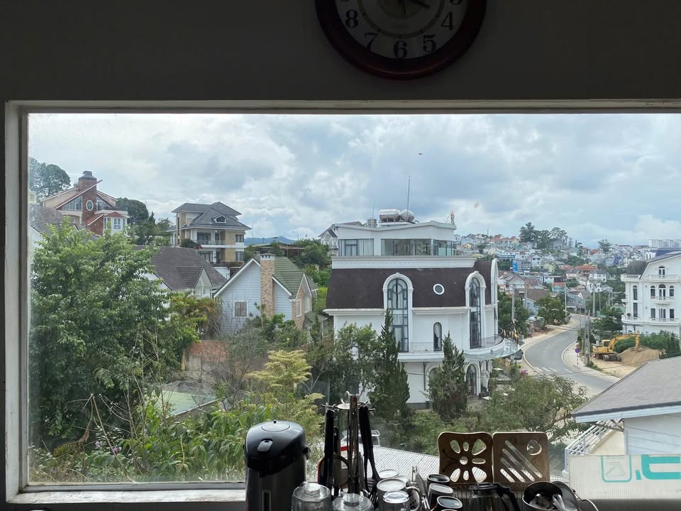 Nhà sân vườn Đà Lạt 147m² giá 11 tỷ - View đẹp, gần tiện ích