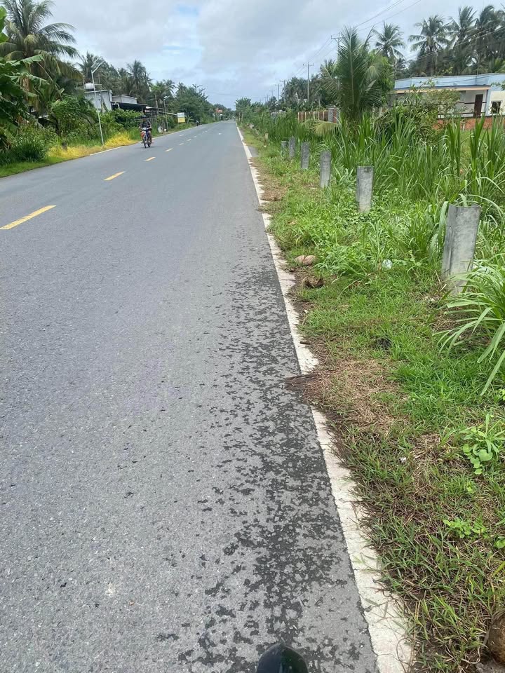 Đất mặt tiền Quốc lộ 60, Bến Tre 1300m² giá 1.6 tỷ - Cơ hội đầu tư hiếm có!