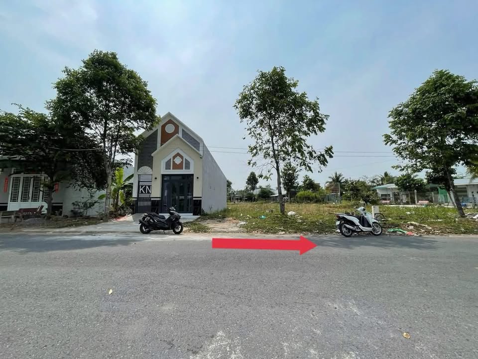 Bán đất nền D13 KDC Hồng Loan Cái Răng 90m² - Vị trí đẹp, xây nhà ngay!