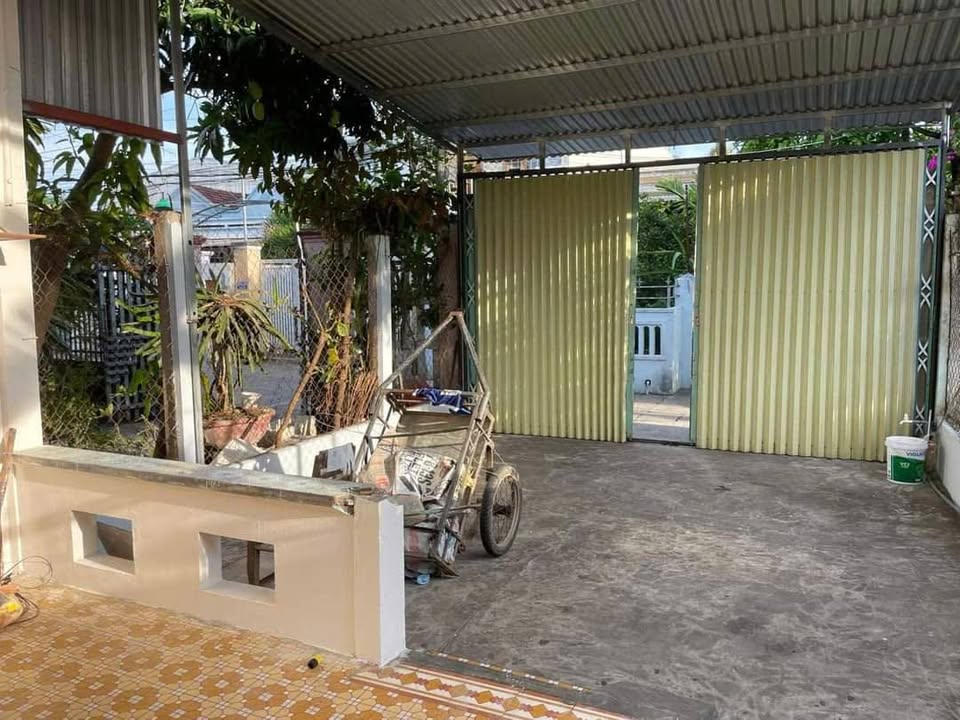 Nhà cấp 4 Cẩm Thành 90m² giá 1 tỷ - Ô tô vào tận nơi, an cư lý tưởng!