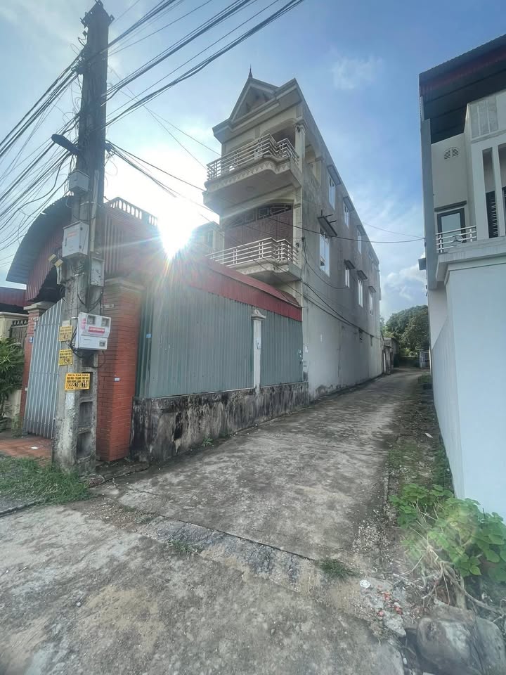 Nhà 3 tầng Trần Phú, Sao Đỏ, Chí Linh 112m² giá 2 tỷ - Cơ hội sở hữu hiếm có!