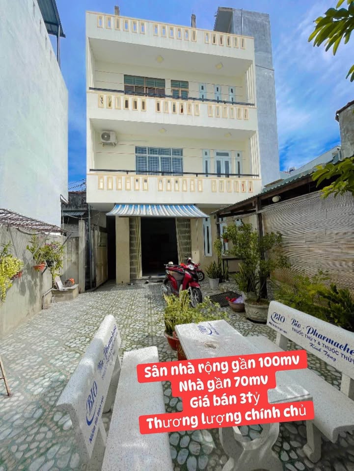 Nhà 3 tầng hẻm Nguyễn Trãi 162m² giá 3 tỷ - Sân vườn rộng rãi!