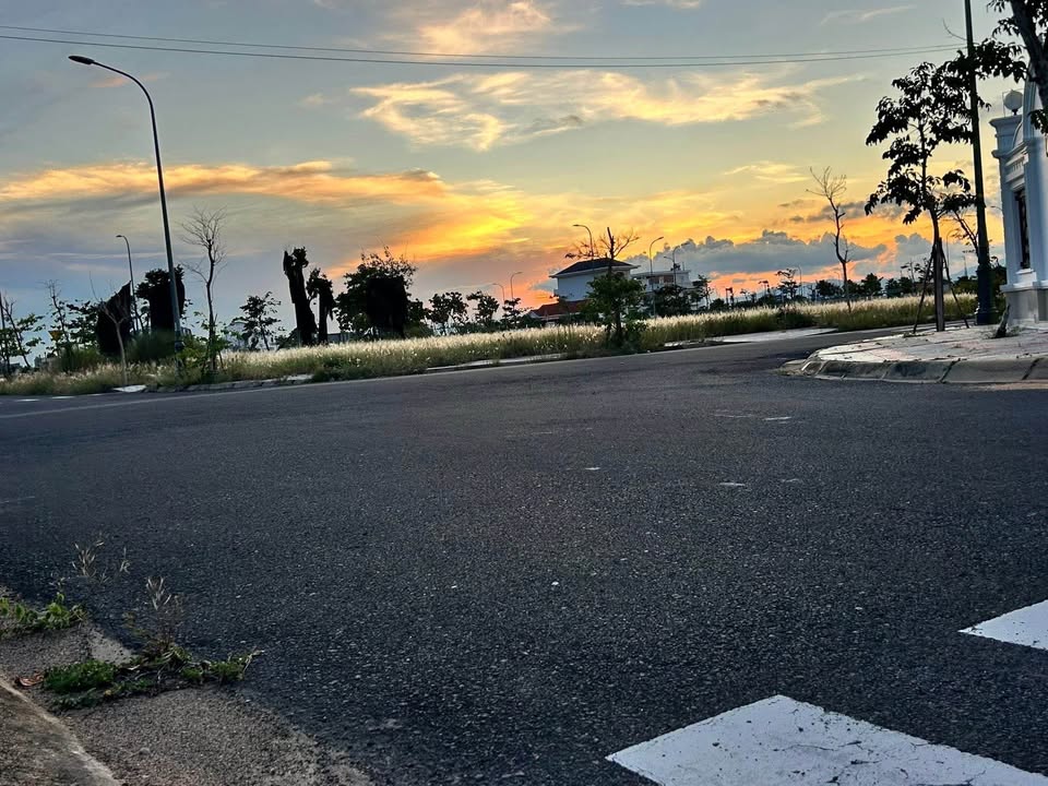 Đất Biệt thự Phú Yên 533m² giá 9.5 tỷ - Vị trí kề ven sông, gần biển!