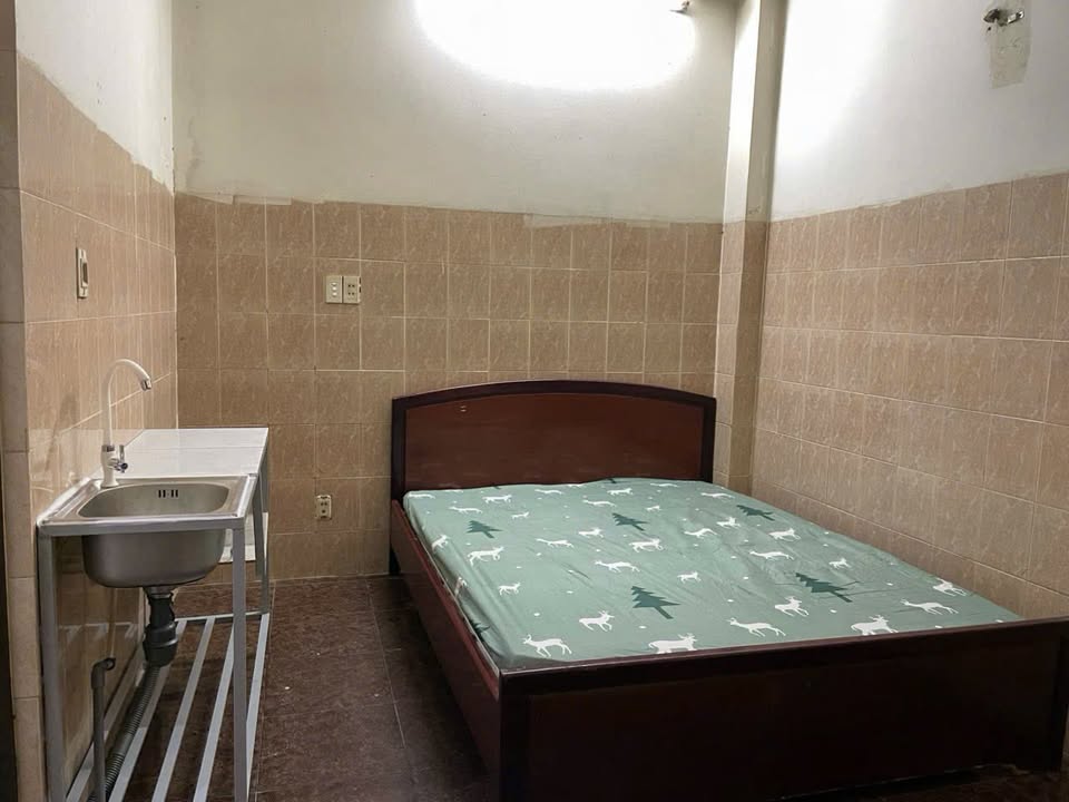 Phòng trọ Studio đường Trường Chinh quận 12 - Giá chỉ 2.3 triệu/tháng!