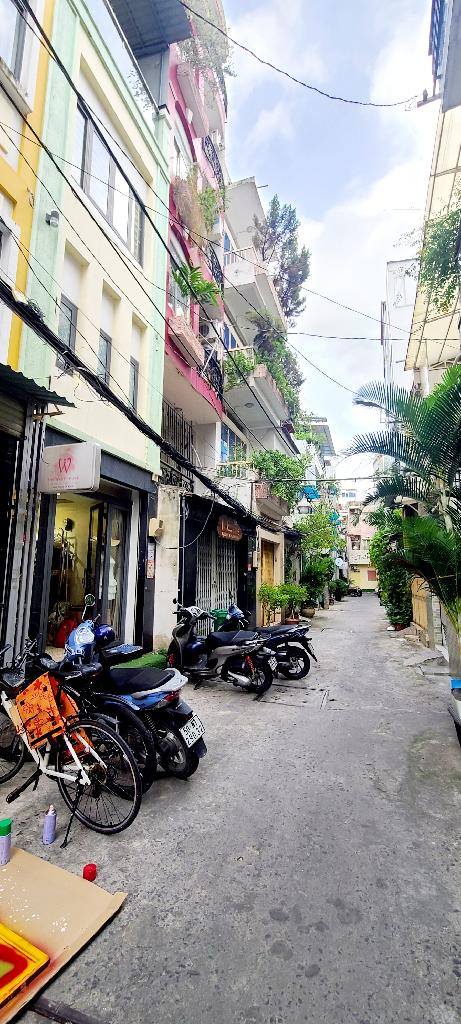 Nhà riêng Hẻm 4m, đường Ba Tháng Hai, 61m² giá 13.5 tỷ - Bán gấp trong tuần!