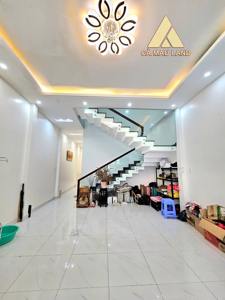 Nhà đẹp 1 trệt 1 lầu tại khu LICOGI, An Xuyên, Cà Mau - Sổ hồng hoàn công 2 tỷ!