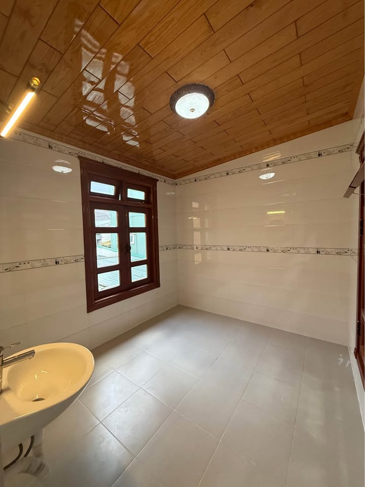 Nhà đẹp đường Trần Anh Tông, Đà Lạt 55m² giá 2.55 tỷ - Sổ đỏ chính chủ!