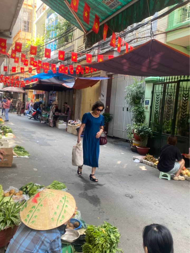 Nhà 4 tầng ngõ 260 Cầu Giấy 81m² giá 18.9 tỷ - Đầu tư sinh lời ngay!