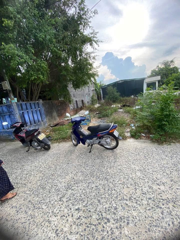 Đất nền Hòa Tiến 125m² giá 1.4 tỷ - Vị trí thuận lợi, giao thông dễ dàng!