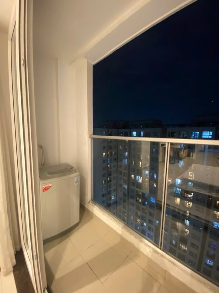 Căn hộ Sky Center Tân Bình cho thuê - Tầng 12 view sân bay hấp dẫn!