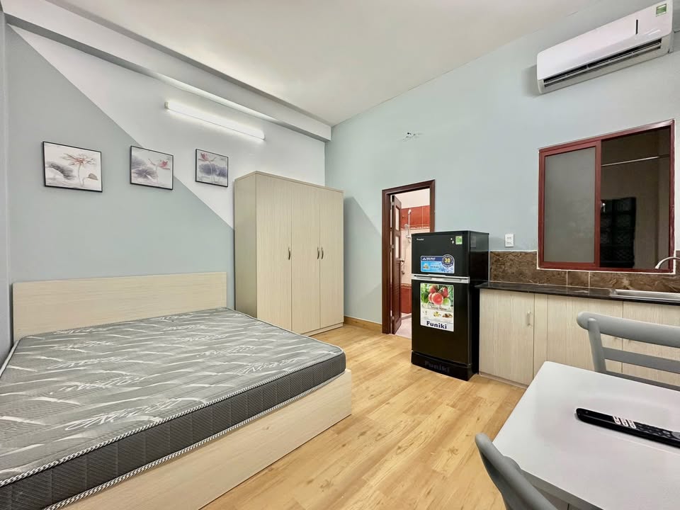 Căn hộ cho thuê tại Phú Nhuận 100m² giá thỏa thuận - Mới 100% full nội thất!