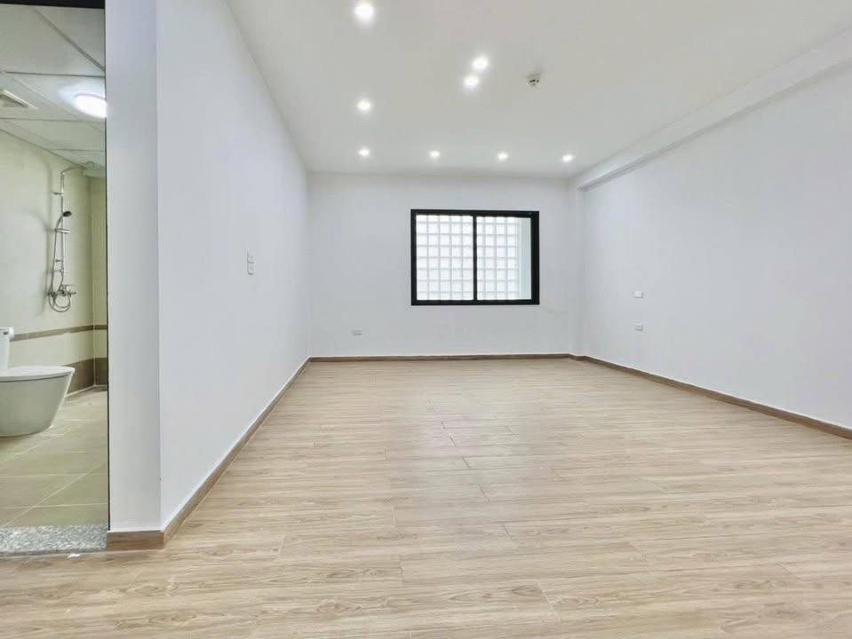 Văn phòng cho thuê 35m² tại Thái Hà - Đống Đa chỉ 7 triệu/tháng - Phù hợp mọi mô hình kinh doanh!