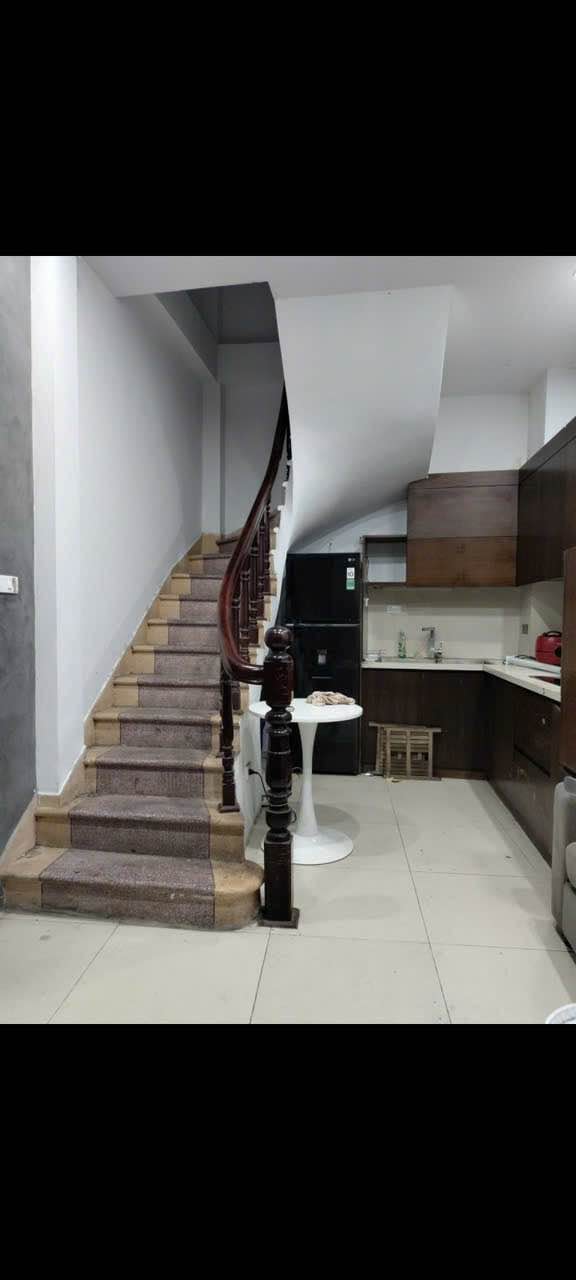 Nhà đẹp phố Hồng Hà, Hoàn Kiếm 15m² giá 3.45 tỷ - Sổ đỏ chính chủ, an ninh đảm bảo!