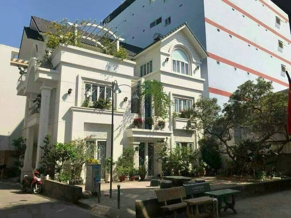 Bán Biệt Thự Đối Diện Aeon Mall Tân Phú 172m² - Nội Thất Sang Chảnh, Giá 27.5 Tỷ!