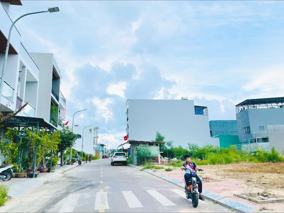 Đất nền đường A5 Gara Quyền, Quy Nhơn 100m² - Sổ hồng chính chủ, giá tốt!