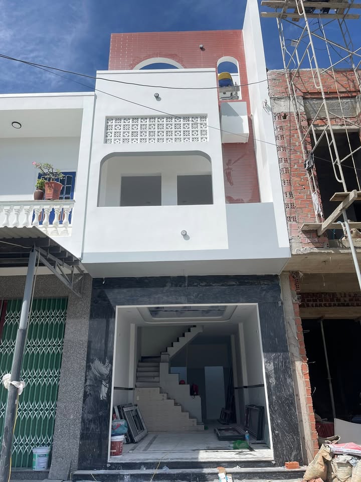 Nhà 3 tầng Nhơn Bình 48m² giá 2 tỷ - Hoàn thiện 80% sẵn sàng ở!