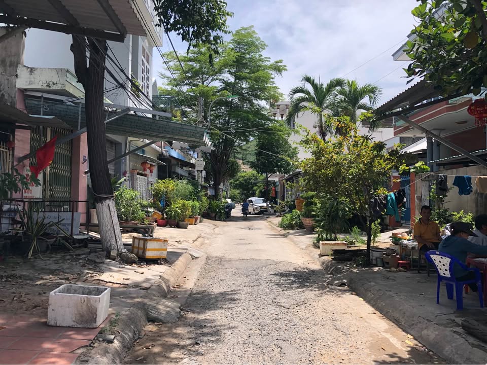 Đất nền khu tái định cư Hòn Rớ 1, phường Nam Nha Trang 83m² giá 3.2 tỷ - Đầu tư sinh lời ngay!