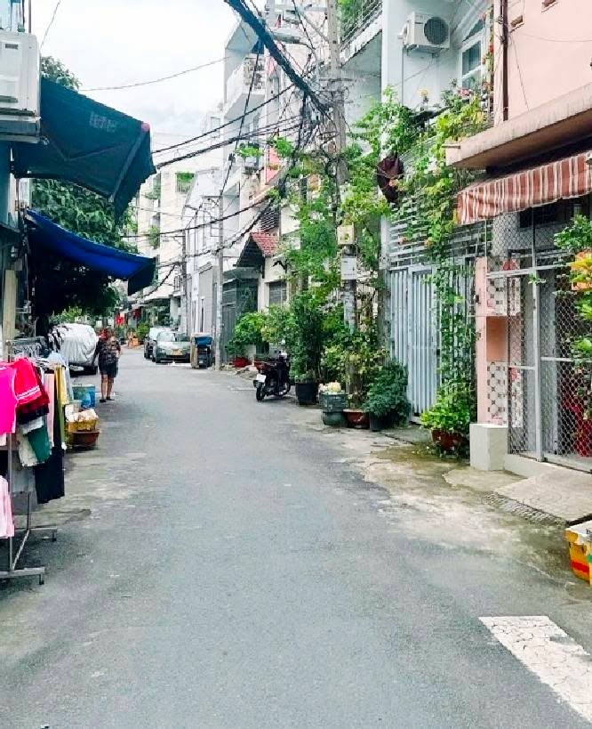 Nhà 4 Tầng Lê Thúc Hoạch 50.4m² giá 6 tỷ - Sát mặt tiền, hẻm ô tô!