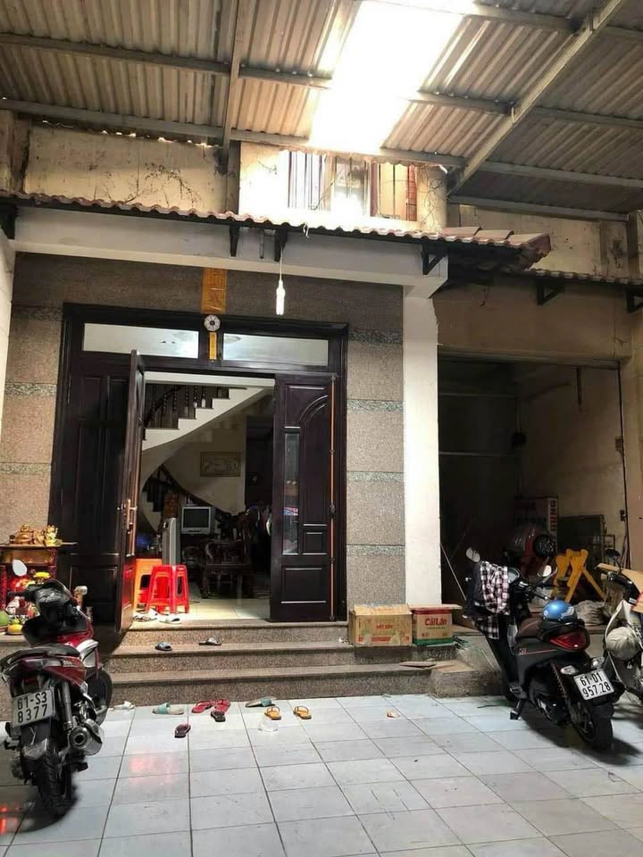 Nhà nguyên căn 100m² tại Dĩ An - Giá chỉ 6 triệu/tháng, sẵn sàng cho thuê!