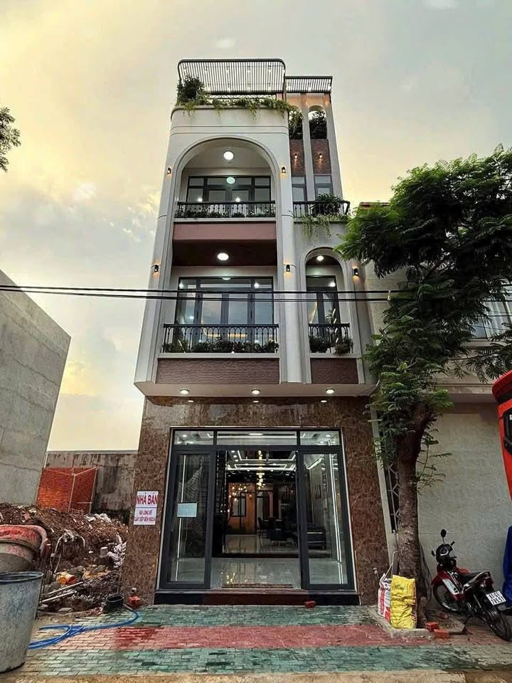 Nhà phố tại P.Thuận Giao, Tp.Thuận An 107m² giá 6.9 tỷ - Full nội thất tặng kèm!