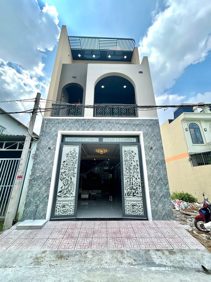 Nhà riêng Long Trạch, Cần Đước 100m² giá 3 tỷ - Vị trí đắc địa, an ninh tốt!