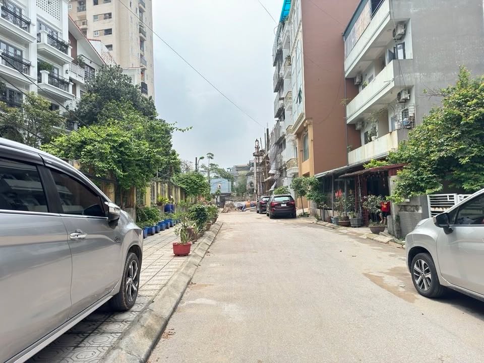 Lô đất phố Ngọc Thụy 92m² giá 17.8 tỷ - Kinh doanh sầm uất, ô tô tránh!