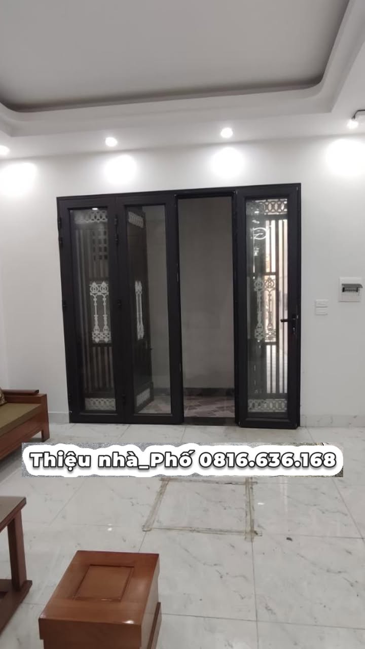 Nhà phố Đống Đa ngõ 1074 Đường Láng 50m² giá 9.3 tỷ - Cơ hội vàng cho nhà đầu tư!