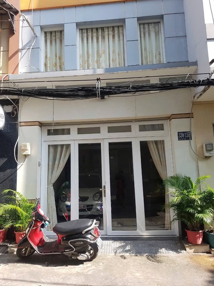 Nhà 4 tầng 330 Phan Đình Phùng, Phú Nhuận 38.7m² giá 13.5 tỷ - Sổ hồng chính chủ, xe hơi đậu trong nhà!