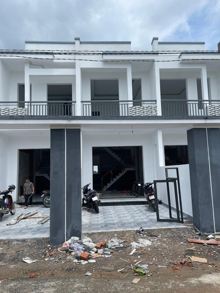 Nhà phố Vĩnh Cửu 82m² giá 2.4 tỷ - Sổ hồng riêng, sang trọng ngay đường Trục 16!