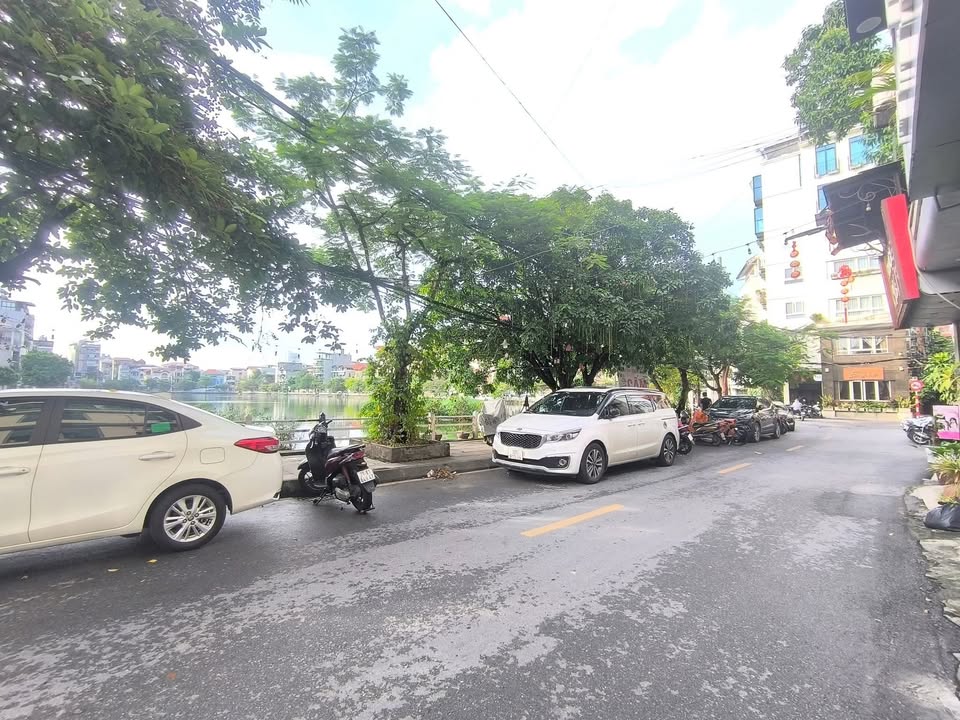 Nhà mới 7 tầng Bồ Đề, 60m² giá 23 tỷ - Kinh doanh đỉnh cao!