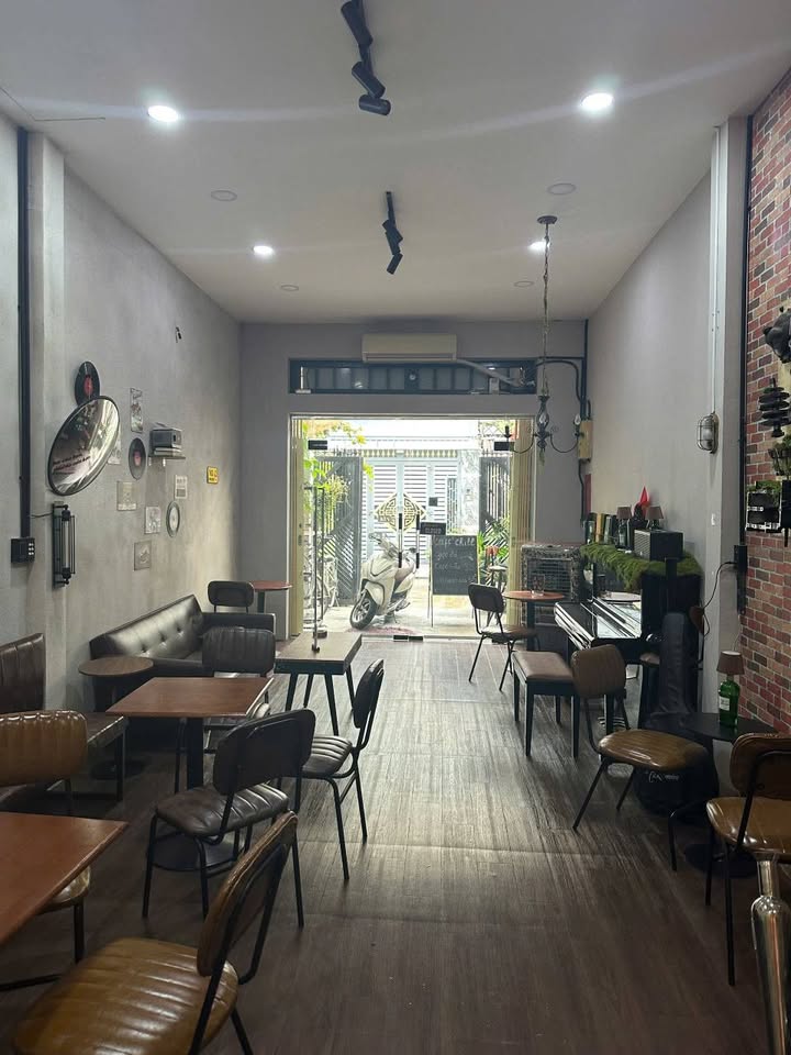 Nhà nguyên căn cho thuê tại Tỉnh lộ 10, Bình Tân 100m² giá 8 triệu - Thích hợp làm kho hoặc kinh doanh nhỏ!