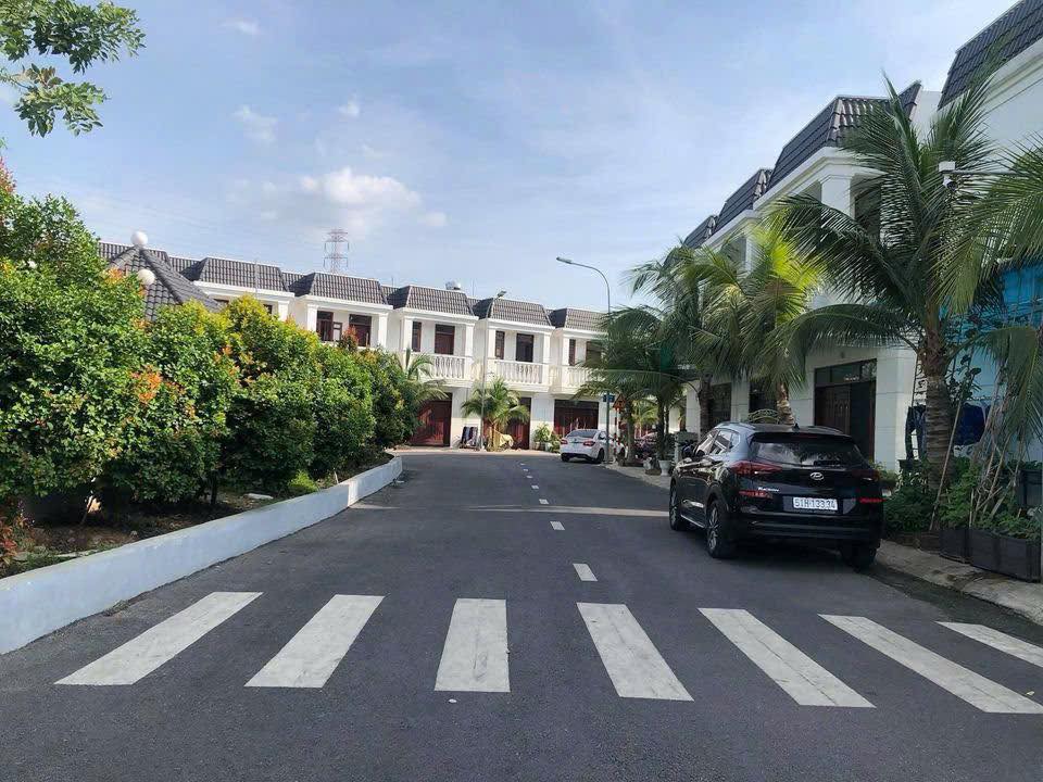 Nhà trệt lầu 97m² khu Champaca, Dĩ An, Bình Dương - Cho thuê 12 triệu/tháng!