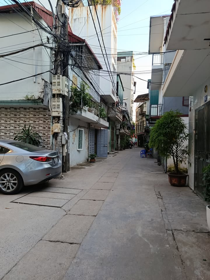 Nhà phố Dương Văn Bé, quận Hai Bà Trưng 37m² giá 13 tỷ - Ô tô đỗ cửa, hai mặt thoáng!