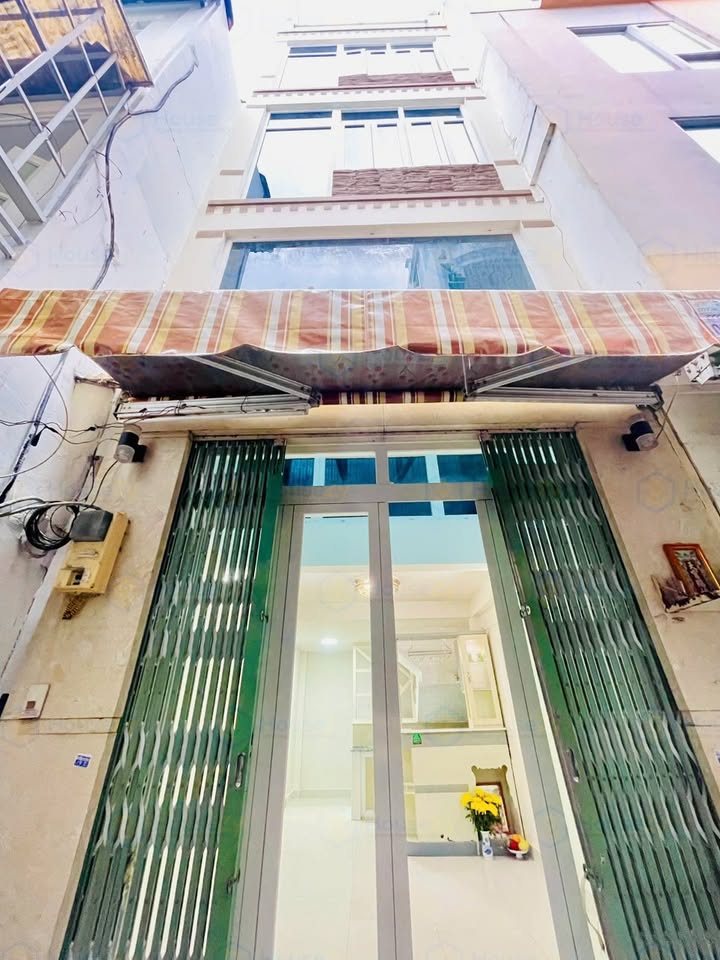 Nhà Trần Hưng Đạo, Cầu Kho, Quận 1 - 25m² giá 6.5 tỷ - Sổ hồng riêng, chính chủ!