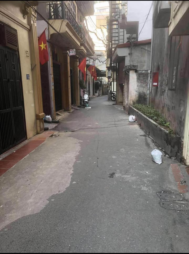 Bán gấp FrontHouse phố Lương Văn Can Hà Đông 41m² giá 10.7 tỷ - Vị trí đắc địa, kinh doanh thuận lợi!