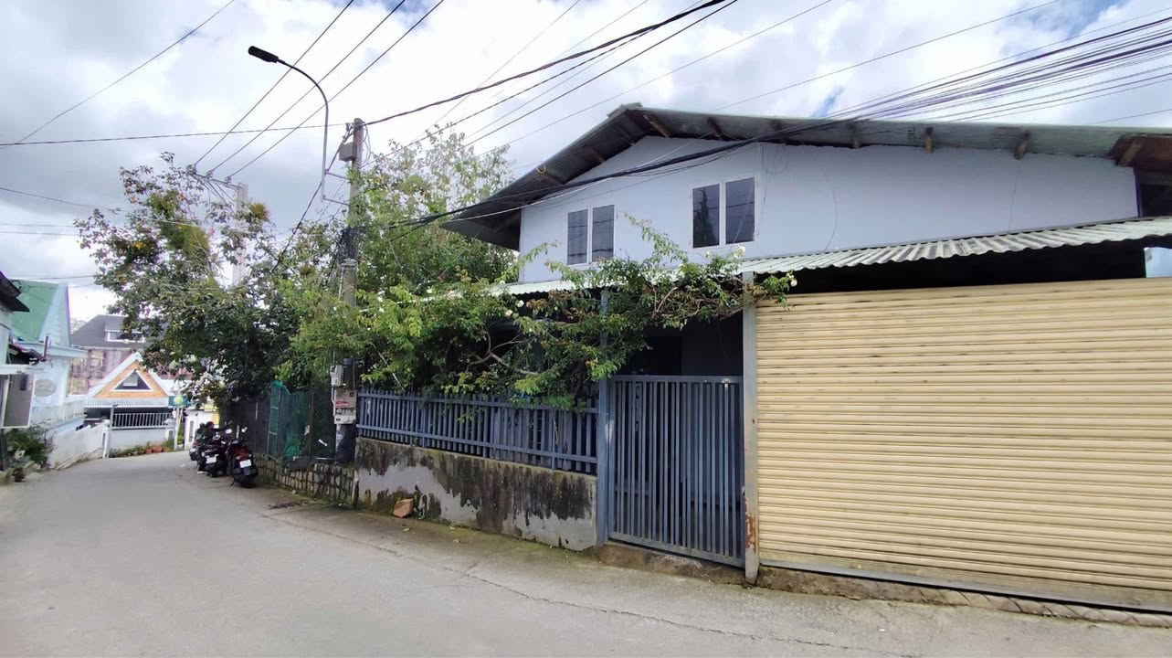 Nhà Hoàng Hoa Thám Đà Lạt 184m² giá 10.3 tỷ - Mặt tiền rộng, không ngập nước!
