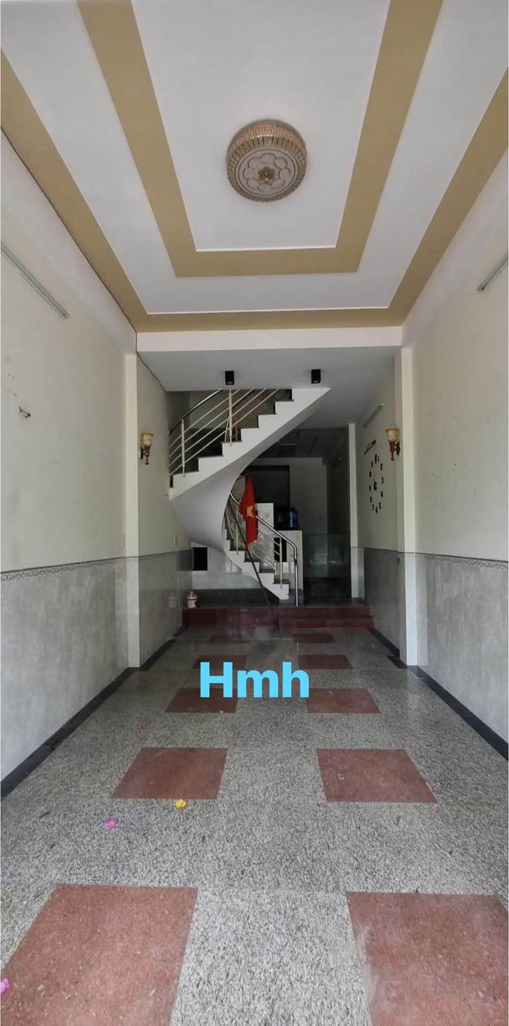 Nhà nguyên căn mặt tiền Tô Hiến Thành Quy Nhơn 72m² giá 8.5 triệu - Thích hợp kinh doanh và ở