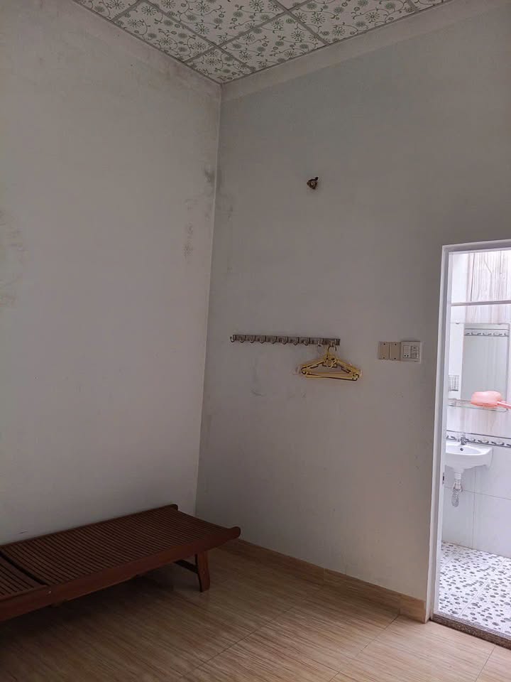 Nhà nguyên căn cho thuê tại Quy Nhơn 2PN giá chỉ 4 triệu - Sẵn sàng vào ở!