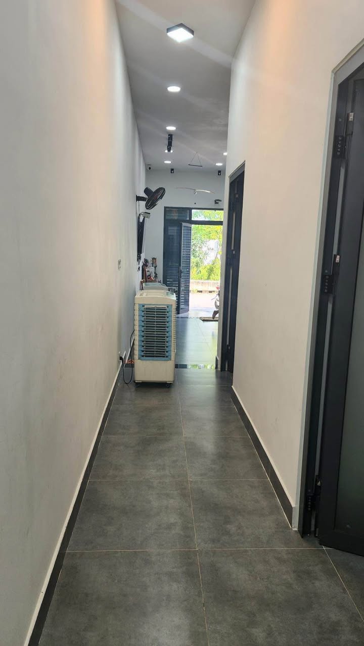 Nhà mặt tiền đường TX24, Thủ Đức 60m² giá chỉ 4 tỷ - View kênh thoáng mát!